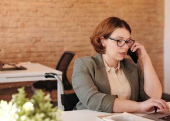 Digital Etiquette 101: Essential Practices For Phone Conversations