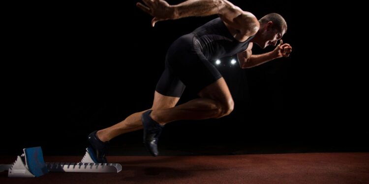 melakukan awalan dengan langkah ancang-ancang lebar dan datar merupakan salah satu cara melakukan