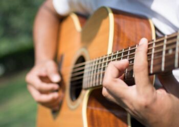 Kunci Gitar Thomas Arya Ku Puja-Puja