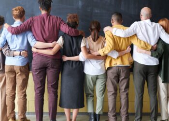 mengapa dalam masyarakat yang memiliki keberagaman diperlukan harmoni