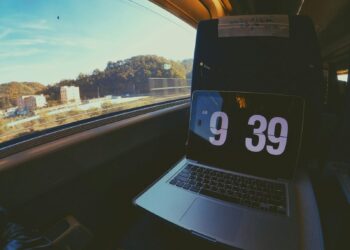 Leading gaming gear must-haves when travelling across the world