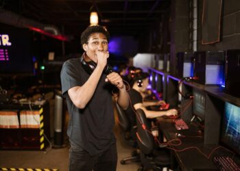 What Horse Racing Strategy Can Teach Competitive Gamers