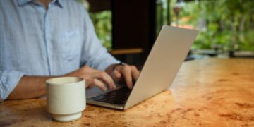 The Psychology of the “Leading-Deck”: Why High-Variance Mechanics Dominate