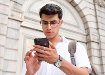 Can Travelers Use an eSIM to Stay Connected Across APAC Cities in Asia?