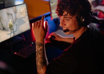 How Online Slots Use Themes to Make Gameplay More Familiar