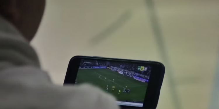 How a Betting App Fits Into the Modern Game Day Experience